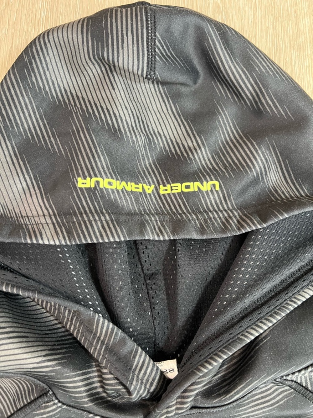 Under Armour Black Hoodie with Neon Lime Logo Trim - Youth XL - Picture 5 of 8
